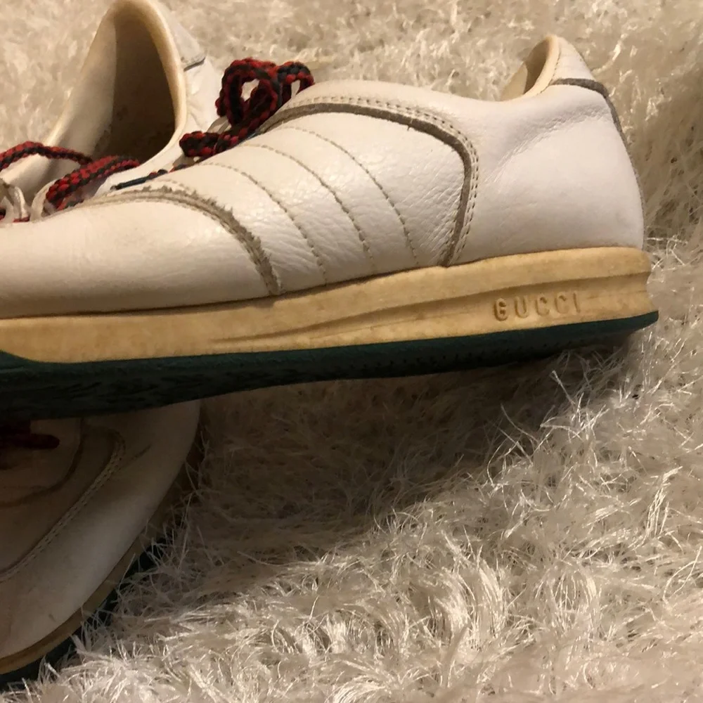 Gucci White and Green Sneakers with Low-Top Design and Lace-Up Closure